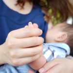 乳首に傷ができた！おっぱいをあげてもいいの？早く治すには？