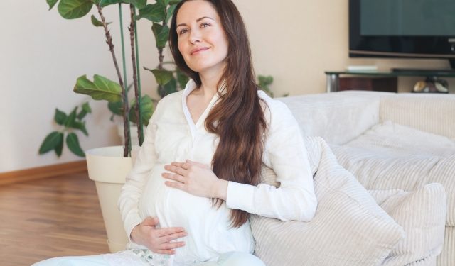 産後の授乳に向けて妊娠中にできることは？〜妊娠中のおっぱいの変化とケアの方法～